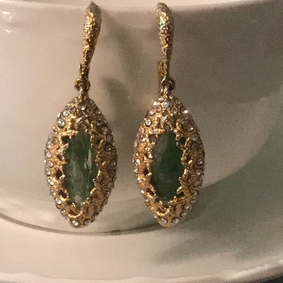 Anthropologie Jewelry - Anthropologie green dangle drop earrings